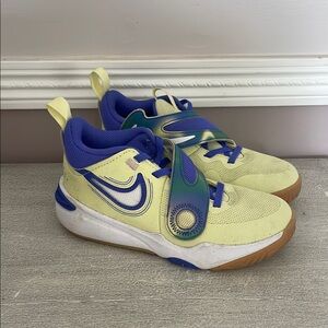 Nike Kids' Basketball Sneakers, Size 1